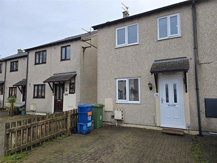 2 Bedroom End Of Terrace House For Sale In Corlan Y Rhos, Llanrug, Caernarfon, Gwynedd, LL55