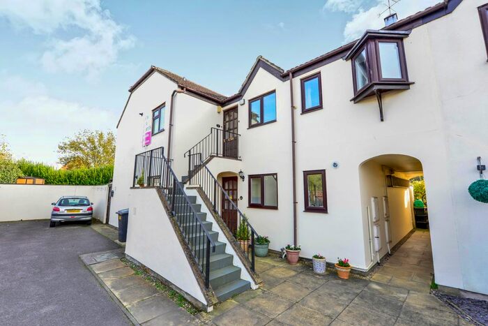 2 Bedroom Flat To Rent In High Street, Dilton Marsh, Westbury, BA13