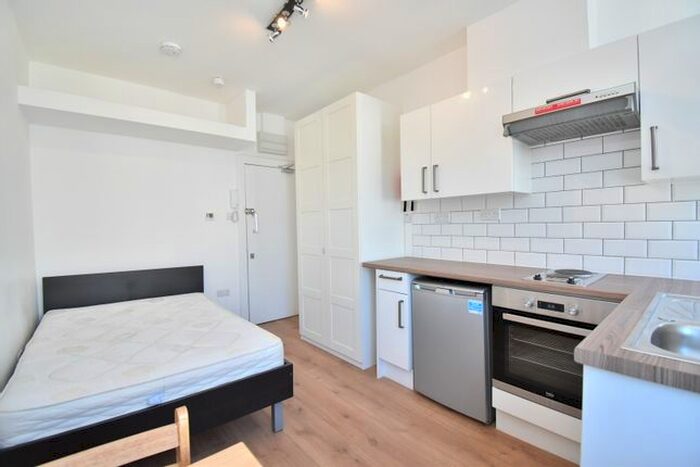 Studio To Rent In Warwick Road, Earls Court, SW5