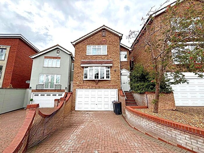 4 Bedroom Detached House To Rent In Ridgewood Drive, Sutton Coldfield, B75