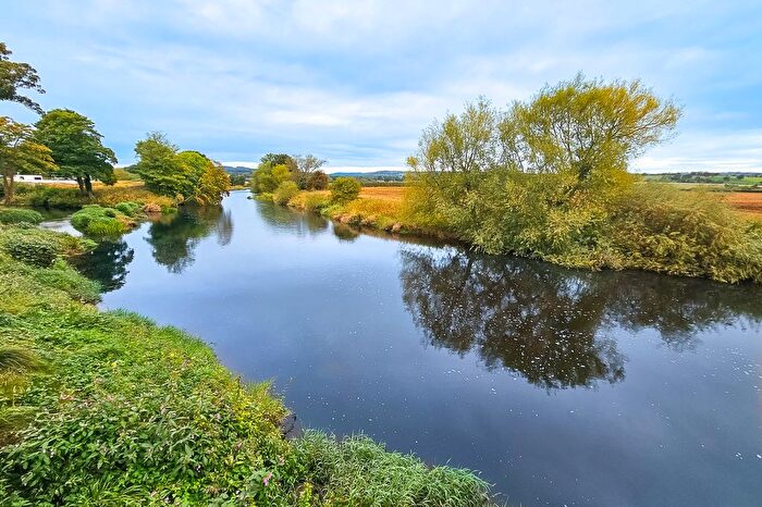 2 Bedroom Flat For Sale In Pool Road, Pool In Wharfedale, LS21