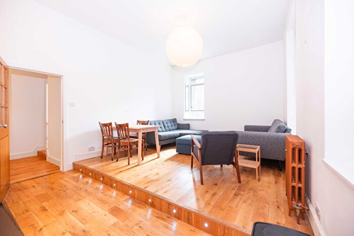 2 Bedroom Flat To Rent In Waters Close, Edinburgh, EH6