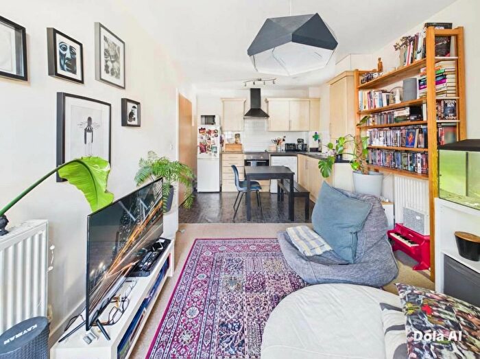 2 Bedroom Flat For Sale In Vicarage Court, Victoria Avenue, Redfield, Bristol, BS5