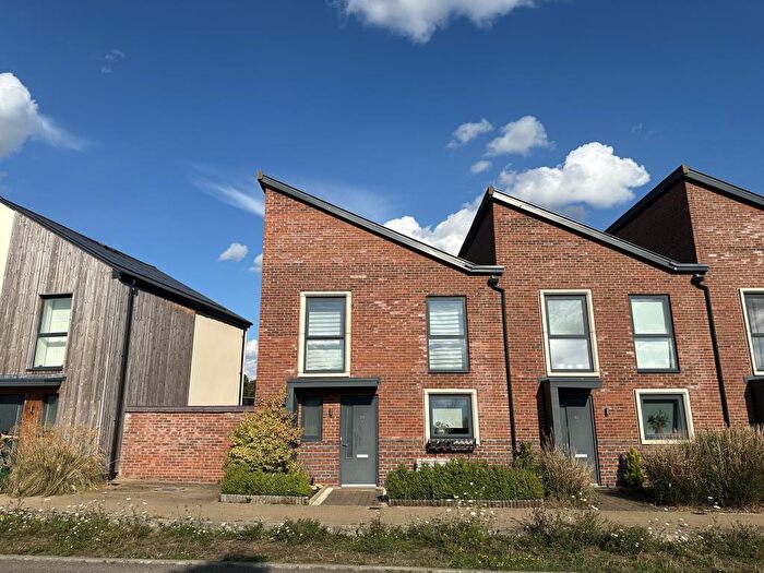 3 Bedroom Semi-Detached House To Rent In Braeburn Avenue, Bicester, OX27