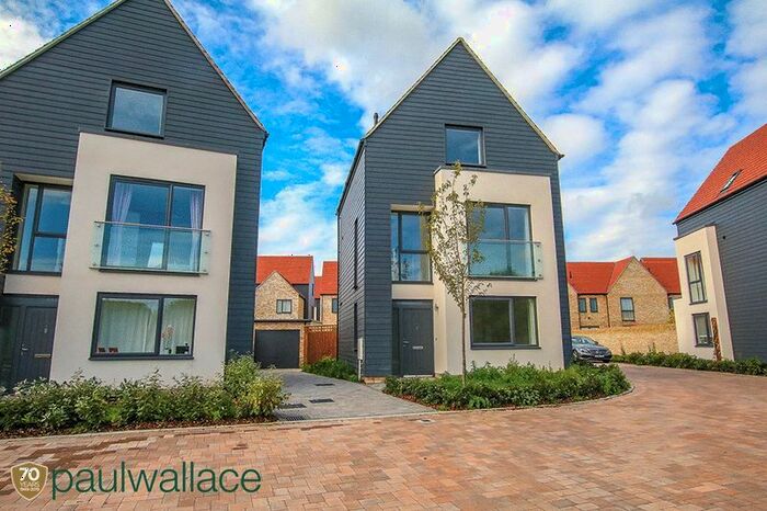 4 Bedroom Detached House For Sale In Willow Tree Drive, Waltham Cross, EN8