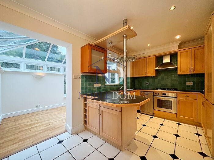 2 Bedroom End Of Terrace House To Rent In Isabel Hill Close, Hampton, TW12