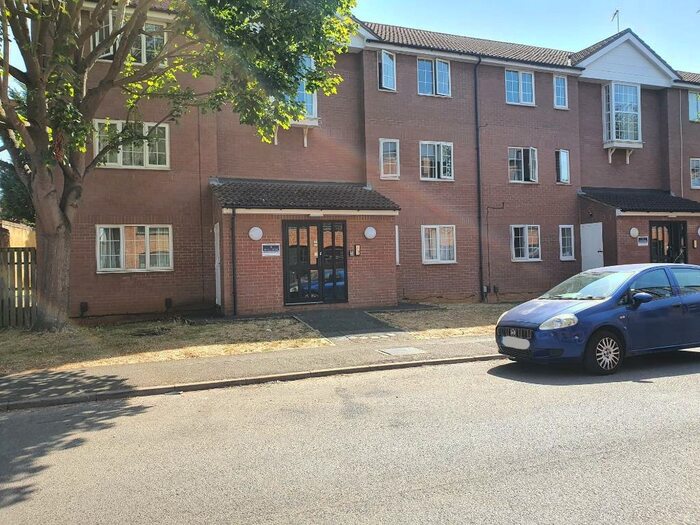 2 Bedroom Flat To Rent In Countess Road, St. James, Northampton, NN5