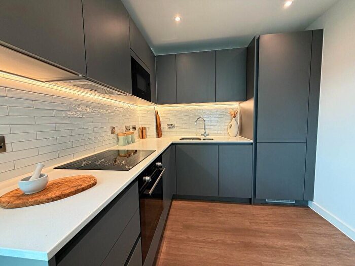 1 Bedroom Apartment To Rent In Weldale Street, Reading, Berkshire, RG1
