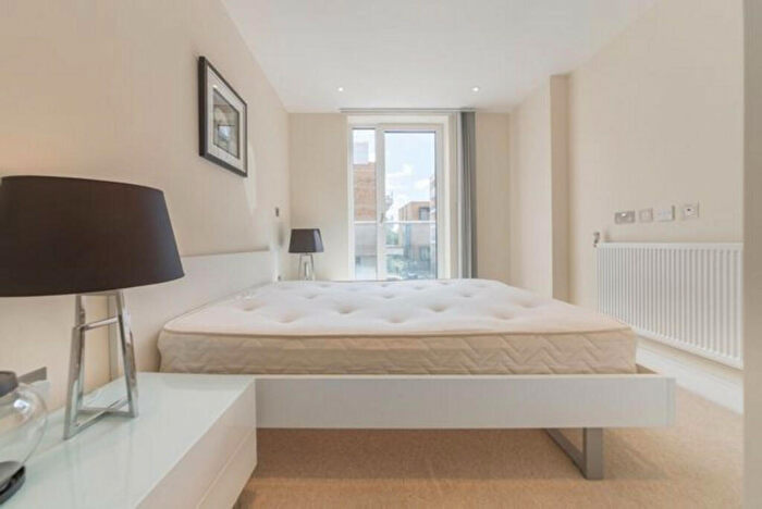 2 Bedroom Apartment To Rent In Elite House, Limehouse, E14