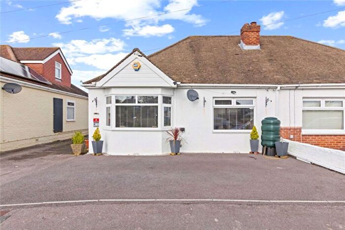 3 Bedroom Bungalow For Sale In Bridgemary Grove, Gosport, PO13