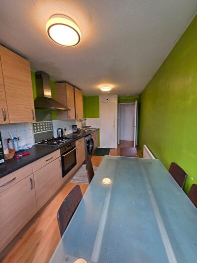 2 Bedroom Flat To Rent In Bower Street, London, E1