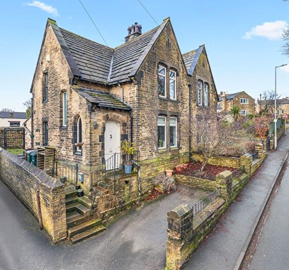 3 Bedroom Semi Detached House For Sale In Primrose Lane, Gilstead, BD16