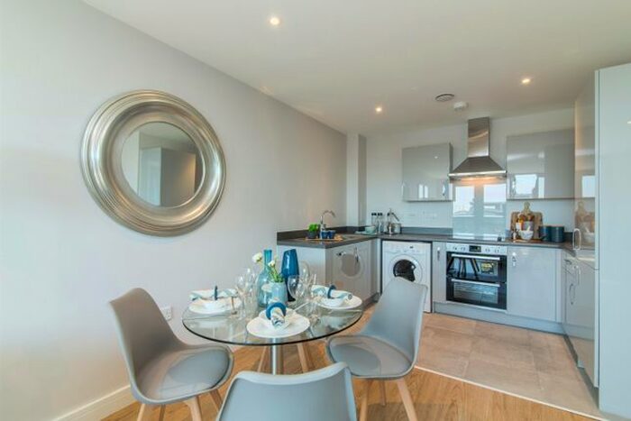 2 Bedroom Flat To Rent In New Walk, Leicester, LE1