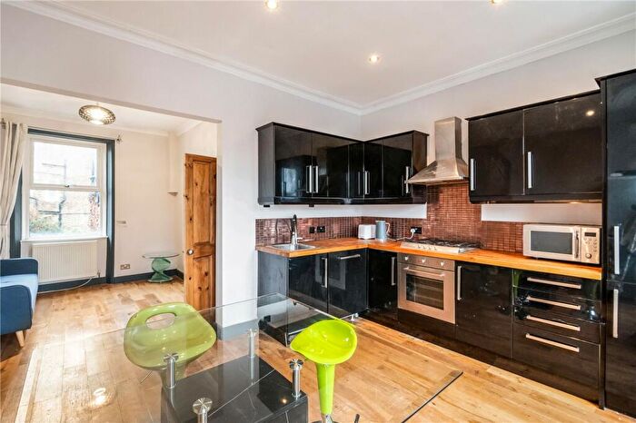 3 Bedroom Apartment To Rent In Grove Vale, East Dulwich, London, SE22