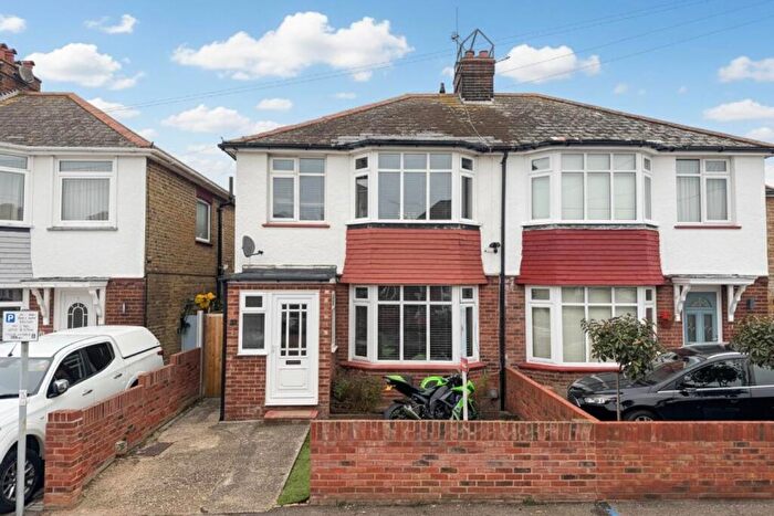 4 Bedroom Semi-Detached House For Sale In Westfield Road, Birchington, CT7