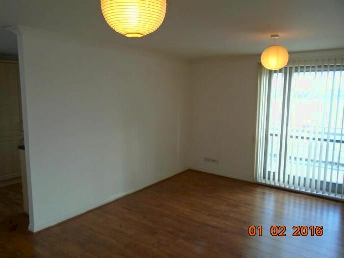 2 Bedroom Flat To Rent In Marine Parade, Dundee, DD1