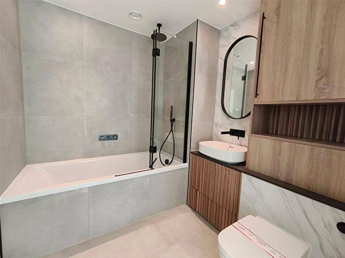 1 Bedroom Flat To Rent In Halcyon House, Queens Cross, London, E16