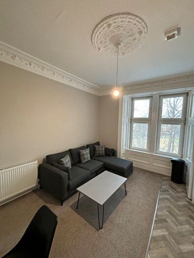 3 Bedroom Flat To Rent In Pitkerro Road, Stobswell, Dundee, DD4