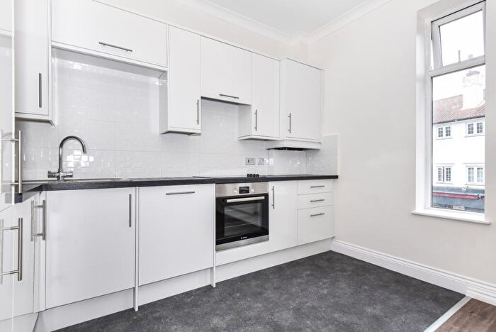 2 Bedroom Property To Rent In High Street, Beckenham, BR3