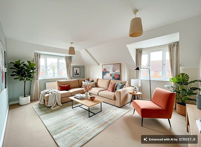 2 Bedroom Flat To Rent In Ingram Close, Larkfield, ME20