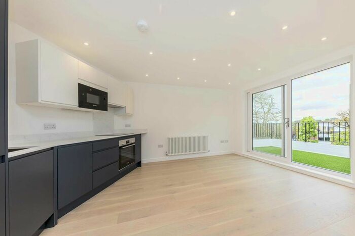 1 Bedroom Flat To Rent In Crouch End Hill, London, N8