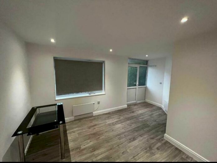 1 Bedroom Flat To Rent In Lambourne Gardens, London, E4