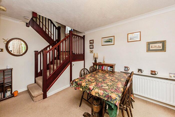 3 Bedroom Semi-Detached House For Sale In Thistleton Close, Macclesfield, Cheshire, SK11