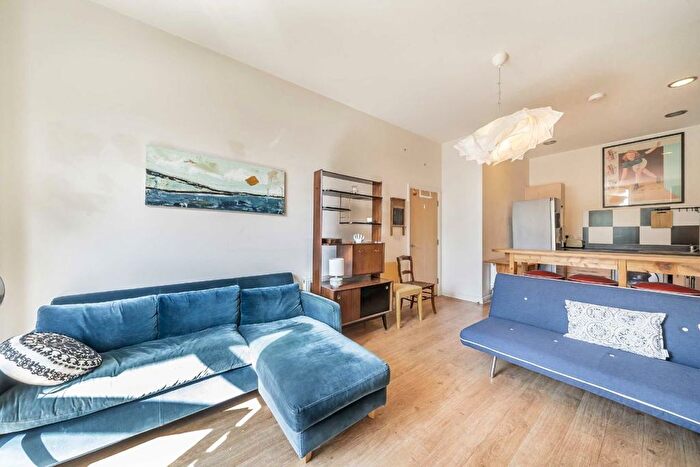 1 Bedroom Flat For Sale In Multi Way, Acton, W3