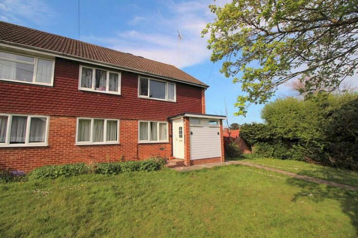 2 Bedroom Flat To Rent In Wood Lane, Sonning Common, Reading, Berkshire, RG4