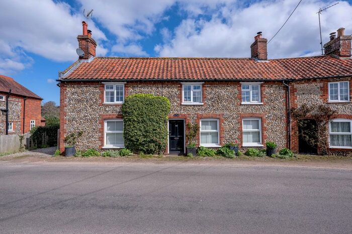 4 Bedroom Semi-Detached House For Sale In Blakeney Road, Letheringsett, Holt, NR25