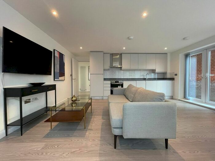 2 Bedroom Flat To Rent In Widford Road, Chelmsford, CM2