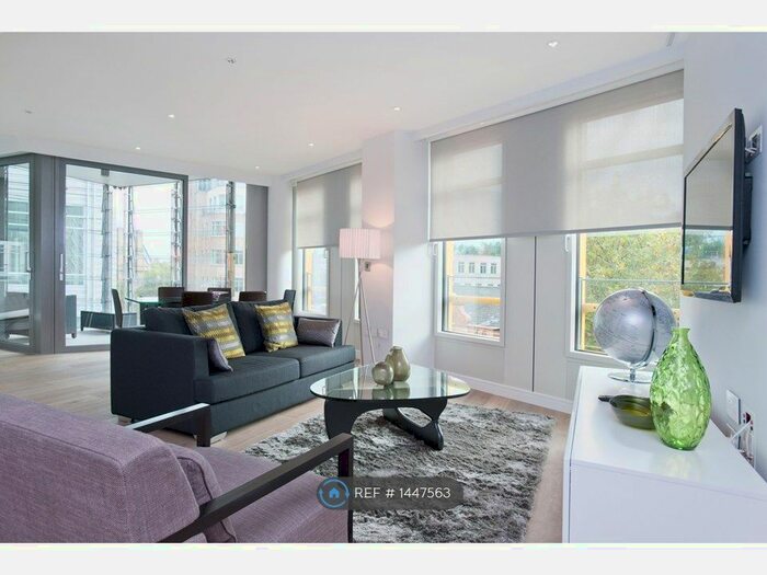 2 Bedroom Flat To Rent In Central St Giles Piazza, London, WC2H