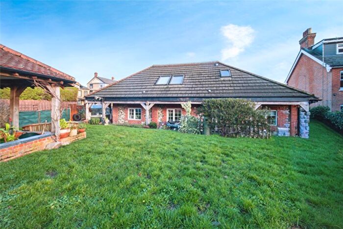 3 Bedroom Bungalow For Sale In Farnborough Road, Farnham, GU9