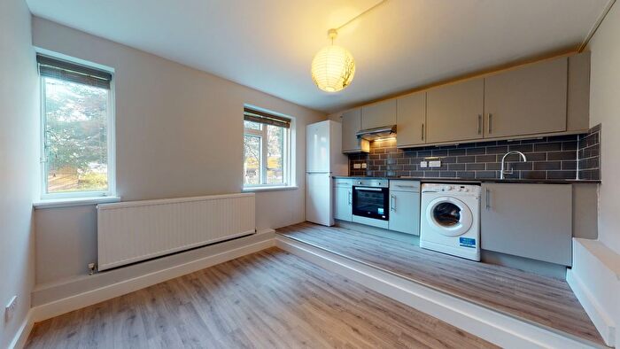 4 Bedroom Maisonette To Rent In Hamilton House, Bennett Street, London, W4