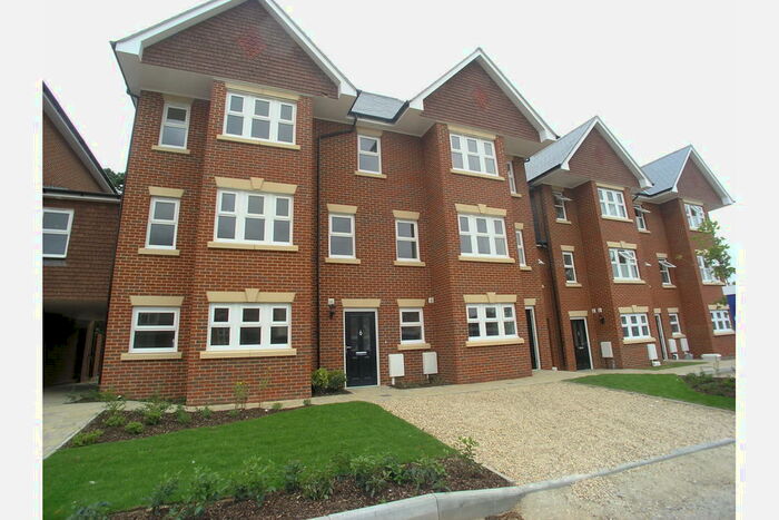 4 Bedroom Terraced House To Rent In Smiles Place, Woking, GU22