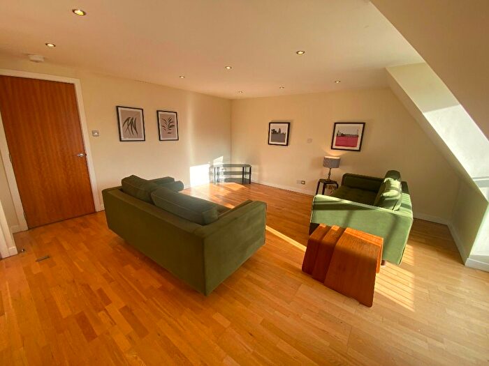 3 Bedroom Flat To Rent In Valleyfield Street, Tollcross, Edinburgh, EH3