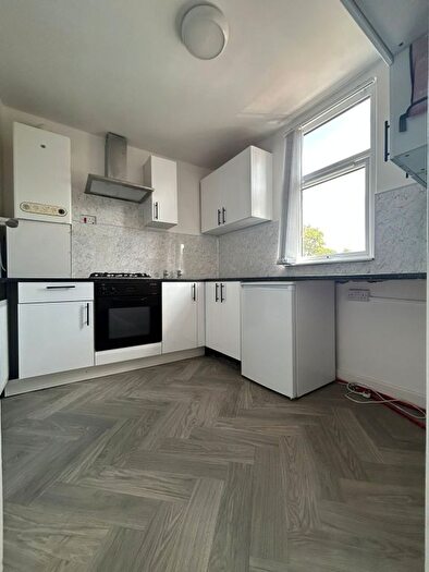 2 Bedroom Flat To Rent In Cambridge Road, L21