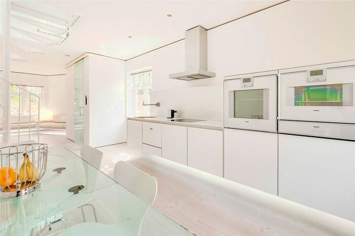 2 Bedroom Flat To Rent In Bedford Park Mansions, The Orchard, W4