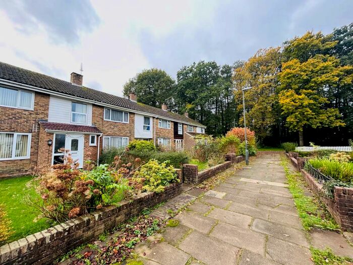 3 Bedroom House To Rent In Furnace Green, RH10