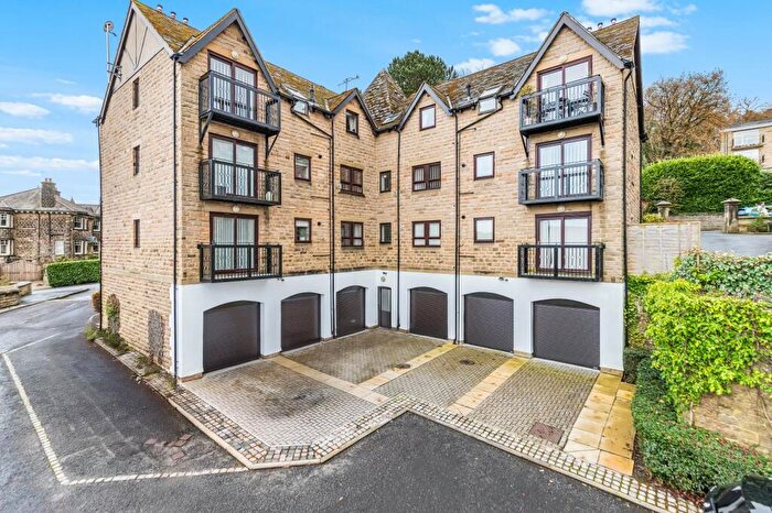 2 Bedroom Flat For Sale In Ghyll Mews, Parish Ghyll Road, Ilkley, West Yorkshire, LS29