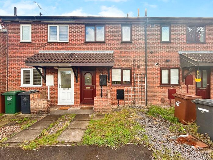2 Bedroom Town House To Rent In Holderness Close, Stenson Fields, Derby, DE24