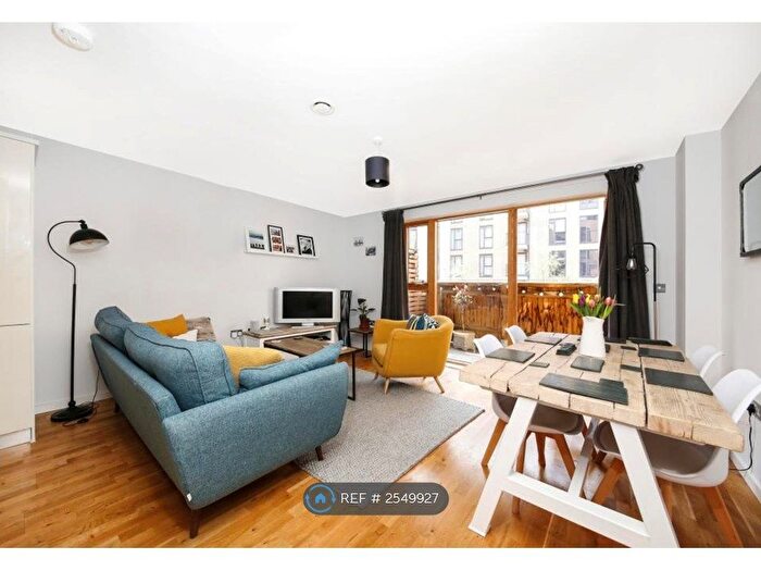 2 Bedroom Flat To Rent In Blackheath Hill, Greenwich, SE10