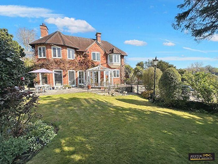 4 Bedroom Detached House For Sale In Belfield Park Avenue, Weymouth, Dorset, DT4