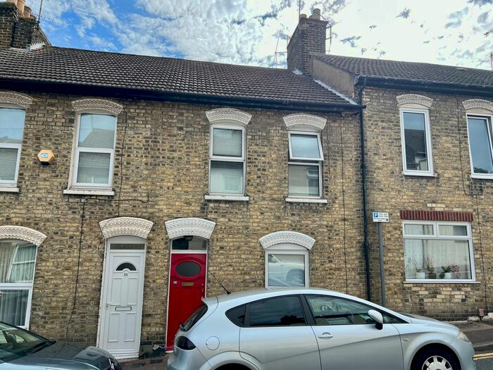 3 Bedroom Terraced House To Rent In Pagitt Street, Chatham, ME4