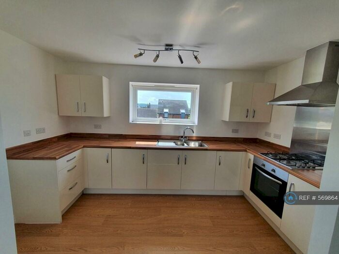 2 Bedroom Flat To Rent In Abells Close, Walton, Milton Keynes, MK7