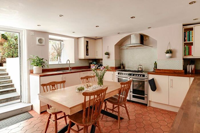 2 Bedroom Maisonette For Sale In Elmgrove Road, Redland, BS6