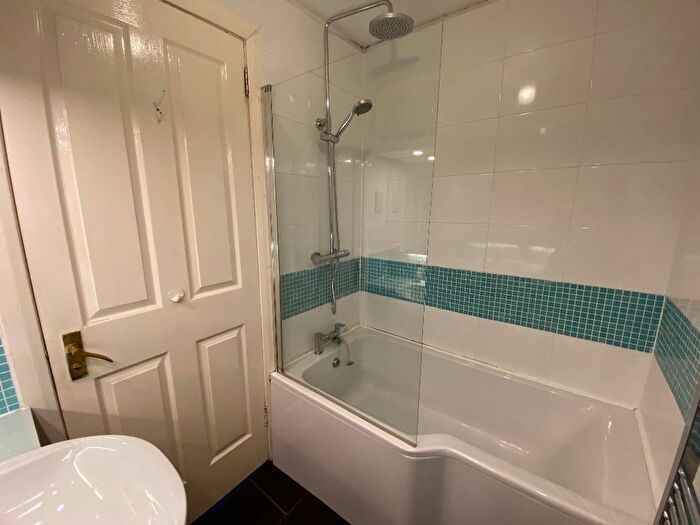 1 Bedroom Flat To Rent In Parkside Terrace, Newington, Edinburgh, EH16