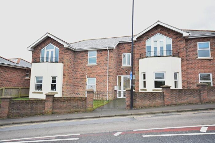 2 Bedroom Flat To Rent In Mountain Ash, Binstead Hill, Binstead, PO33