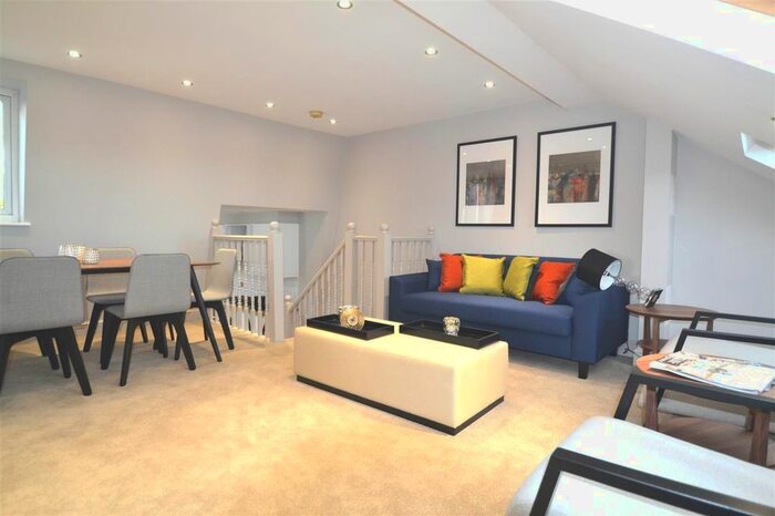 3 Bedroom Maisonette To Rent In Earlsfield Road, Tff, Earlsfield, SW18