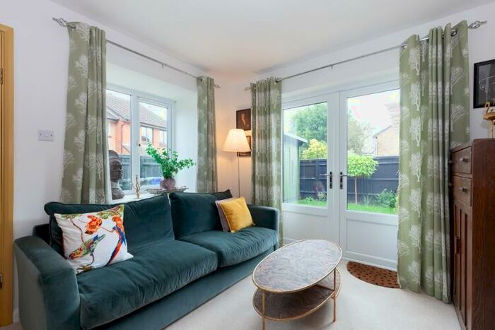 1 Bedroom Semi-Detached House To Rent In Wilsdon Way, Kidlington, OX5